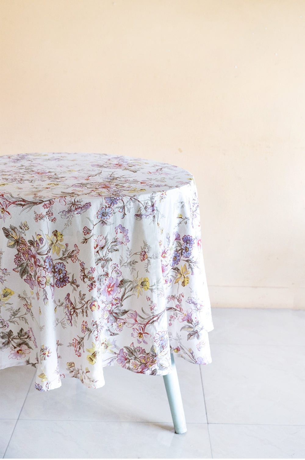 April Cornell Graceful Garden Antique 70" Round Cloth - 6 Seater