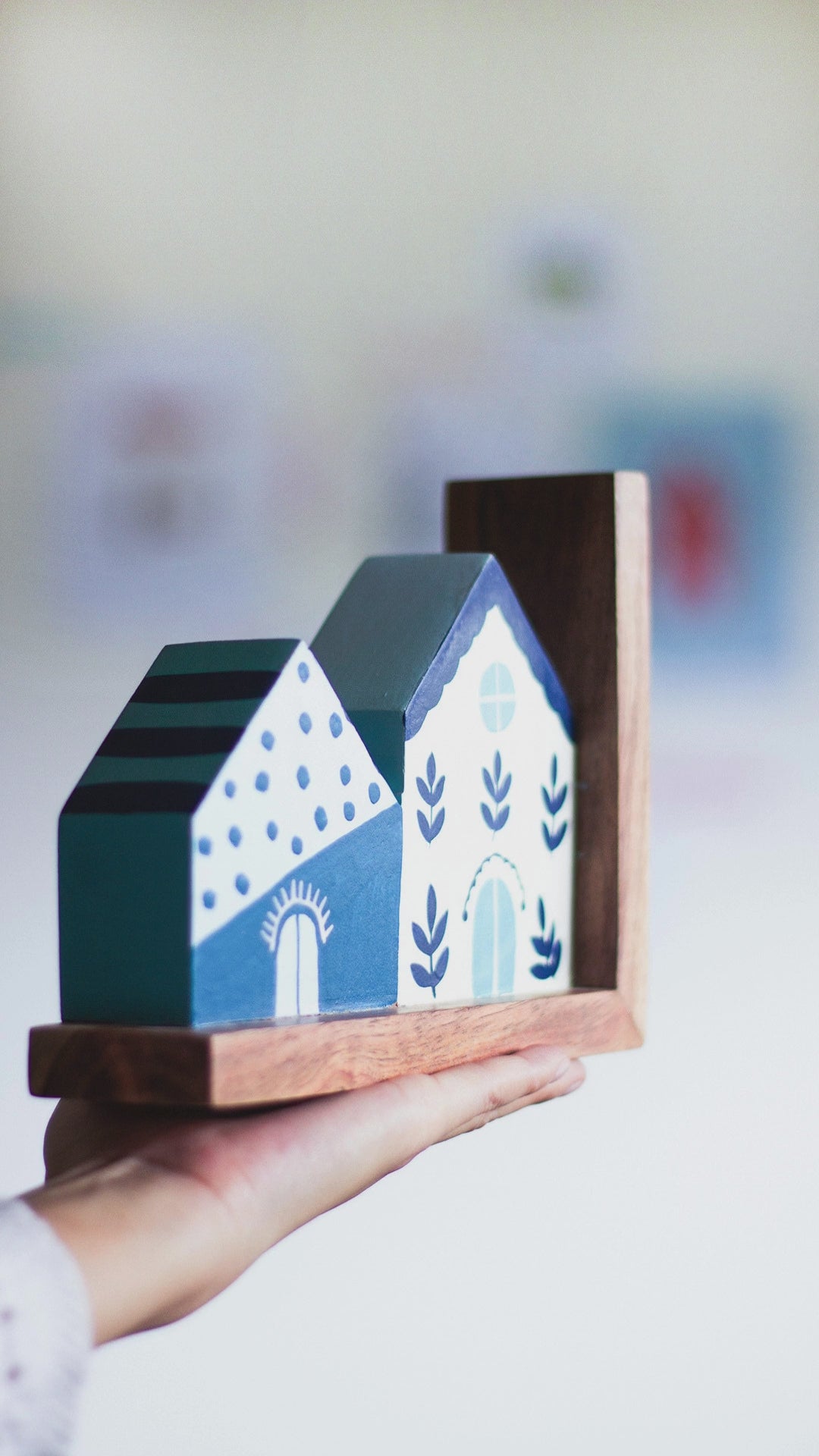 Book Nook Hanpdainted Bookends - Set of 2